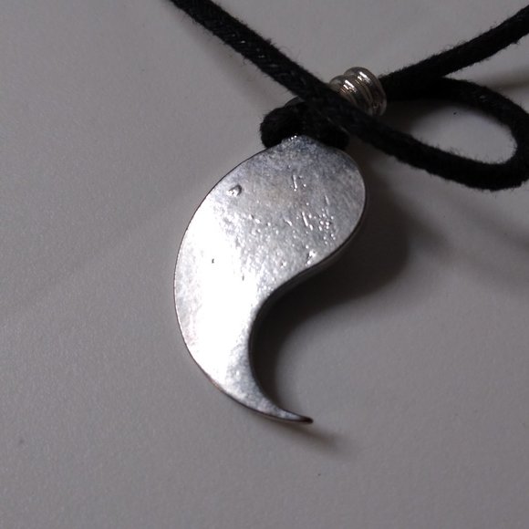 Yin And Yang Metal Pendant String Necklace Set - Picture 4 of 15
